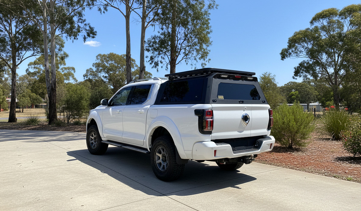 GWM Cannon · 2020+ with Aluminium canopy with roof rack