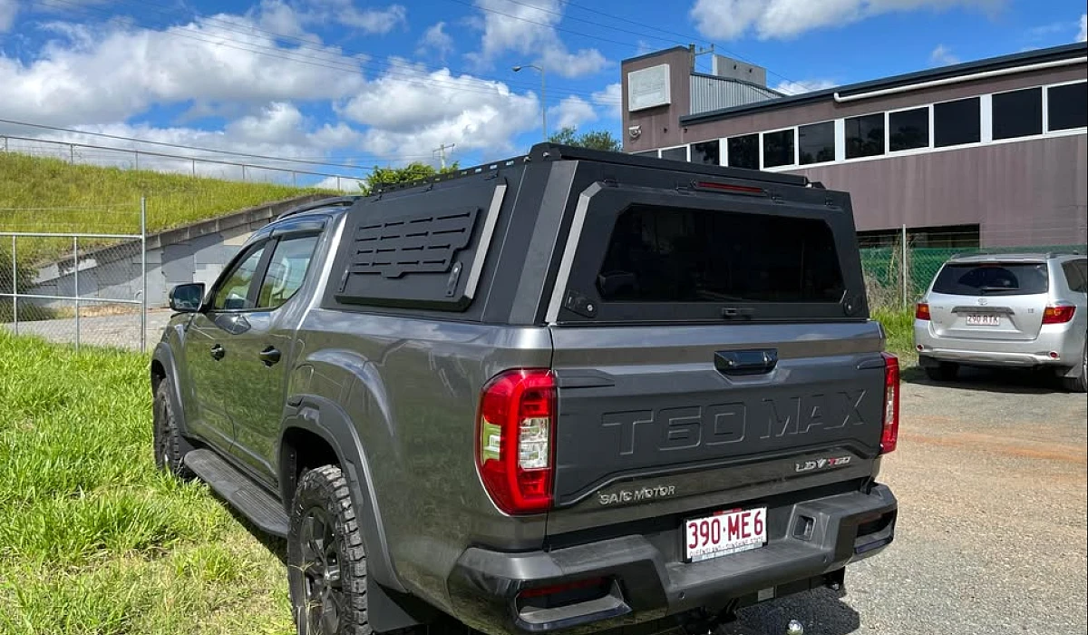 LDV T60 · 2017+ with Low profile steel canopy