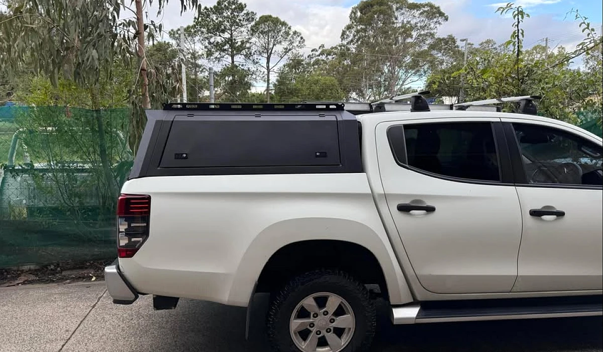 Mitsubishi Triton · 2018-2023 with Gen 2 steel canopy, pet windows