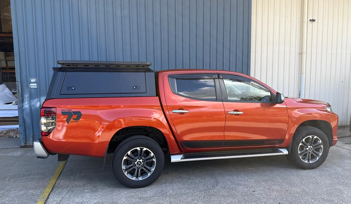 Mitsubishi Triton · 2024+ with Aluminium canopy with roof rack