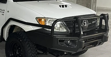 Image of Overland Bullbar for TOYOTA HILUX 2005-2011 Airbag ADR Approved Gloss Black Powder Coat Steel