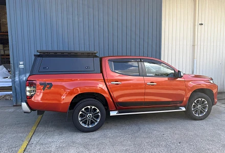 Mitsubishi Triton · 2024+ with Aluminium canopy with roof rack
