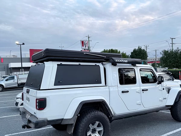 Jeep Gladiator JT fitted with Gladiator Aluminium Canopy - View 2