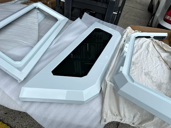 Jeep Gladiator JT fitted with Gladiator Aluminium Canopy - View 1