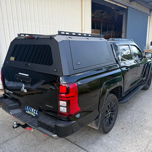 Mitsubishi Triton MV with canopy